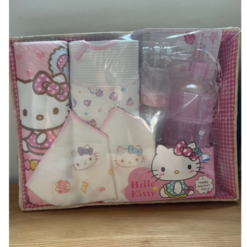 （在台現貨）正版授權 凱蒂貓 Hello Kitty 嬰兒用品彌月禮盒 新生兒 禮盒組 附提袋 台灣製造 玻璃奶瓶