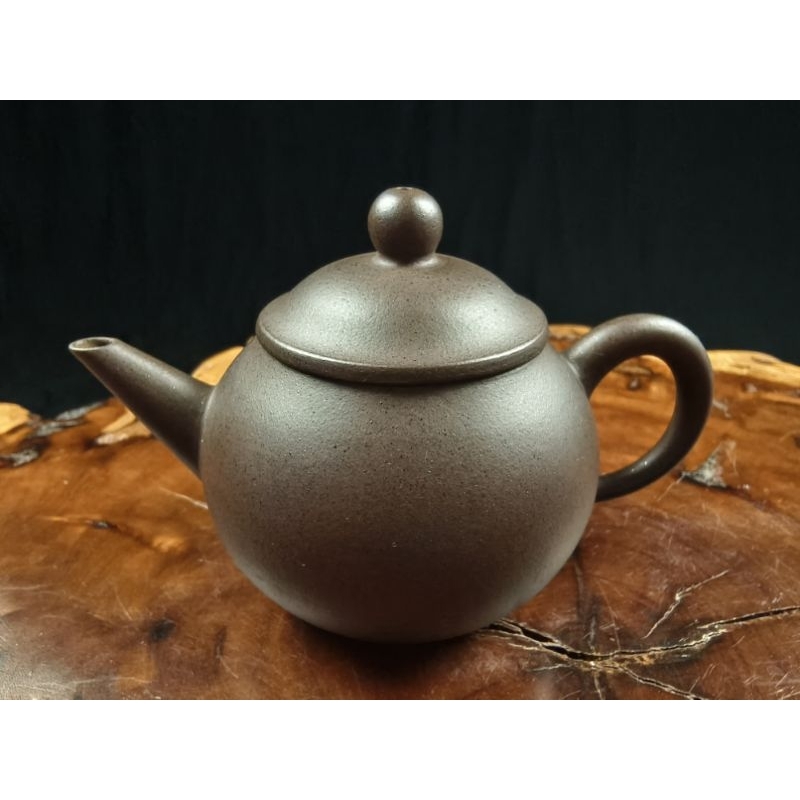 ～壺風茶道~23002《宜興紫砂 黑星砂 小梨型平壺》約145cc  宜興紫砂壺、紫砂、普洱茶、茶壺