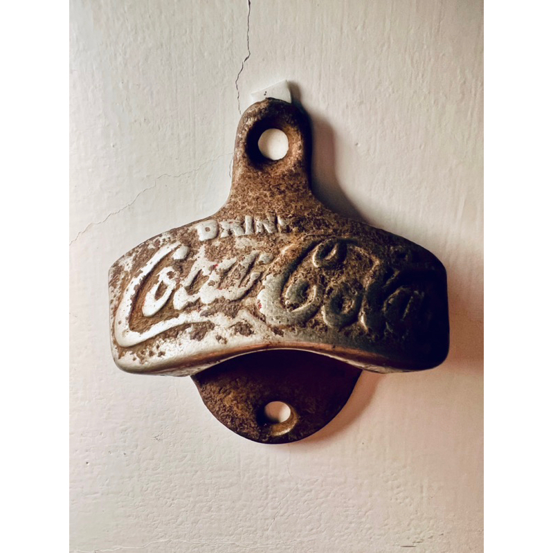 【梅根甜甜歐洲古物】1930年可口可樂古董掛壁式金屬開瓶器*現貨在台*#店家裝飾#稀有#百事可樂#收藏紀念禮物#實用特殊