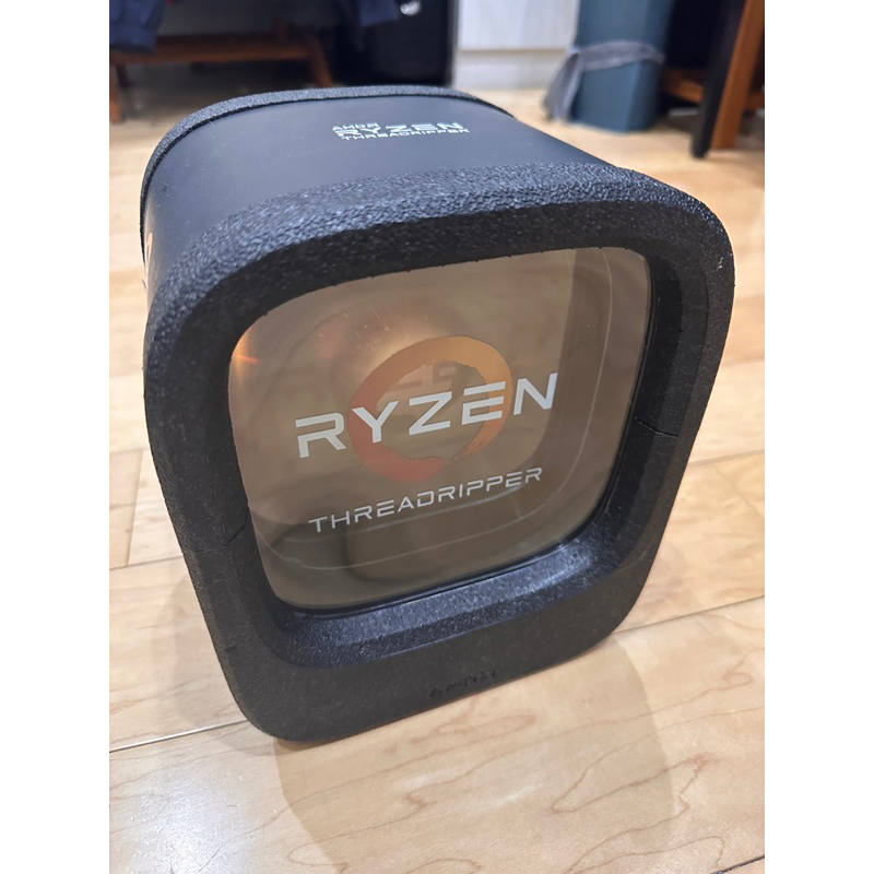 ［同捆包］ AMD Ryzen™ Threadripper™ 1950X+X399 Phantom Gaming 6