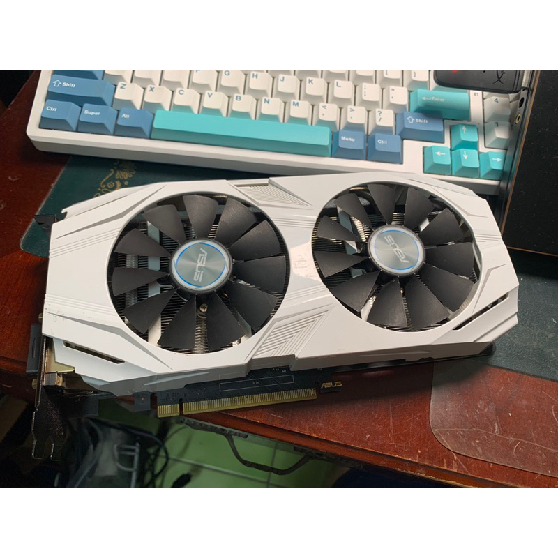 華碩ASUS Dual GTX1060 6G 雪原豹 已清潔遊戲卡 可小議（非rx580 rx570 gtx1070)