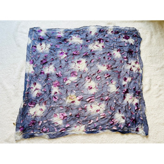 （二手）marie claire 日本製 紫色底電繡嫘縈花卉圖樣透光大判絲巾 方巾