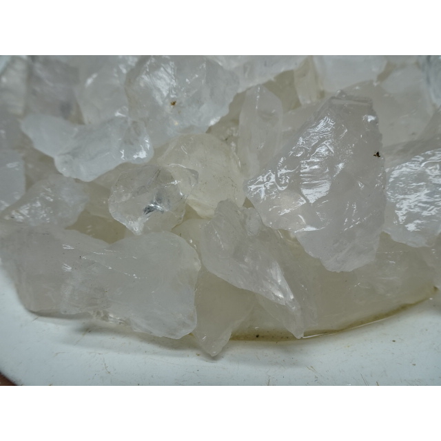 《藍金寶石玉石批發區》→〈原石系列〉→天然冰種清透小顆白水晶原礦一公斤〈1000公克〉→Af770