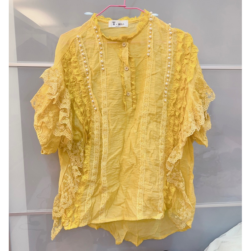 美品💕正韓🇰🇷全新韓國aboll阿寶家，雪紡芥黃色珍珠蕾絲襯衫
