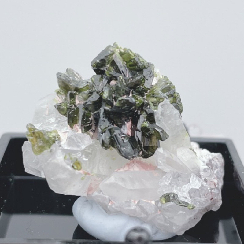 美礦遇夏🌟綠簾 綠簾共生水晶 水晶共生綠簾 粉皮水晶  水晶