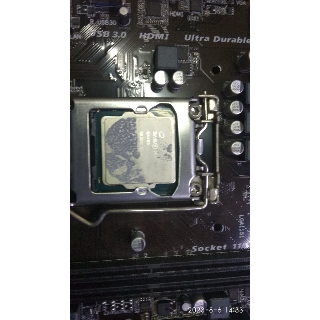 賣2手良品 Intel® Pentium® 處理器 G4400 3M 快取記憶體，3.30 GHz