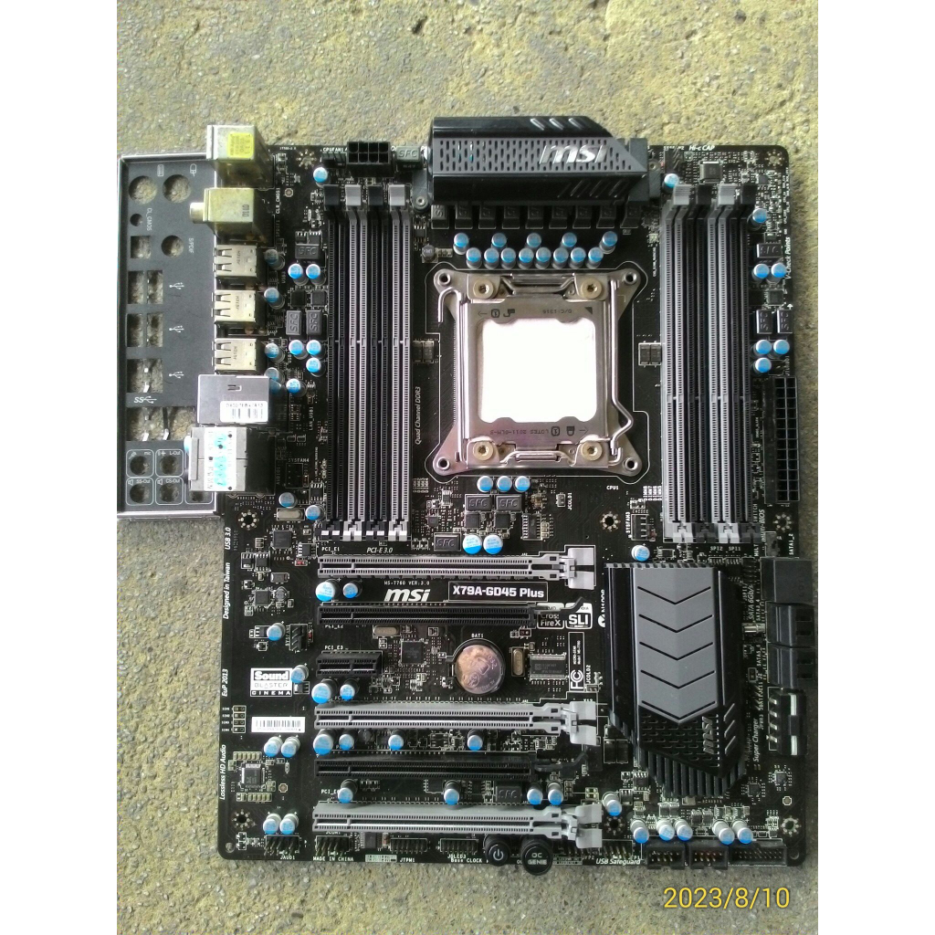 微星 MSI X79A-GD45 Plus  LGA2011 主機板 (最右邊記憶體插槽沒作用)