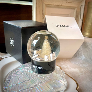 CHANEL · Vintage 收藏品 原裝附盒 雪花水晶球擺件 立體聖誕樹