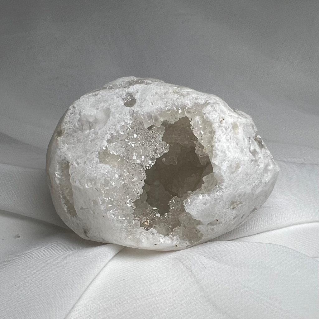 白瑪瑙晶洞 消磁 能量 開運 摩洛哥 水晶洞 白水晶洞 迷你晶洞 小晶洞 水晶簇 招財 礦晶 聚寶盆 聚財 天然原礦