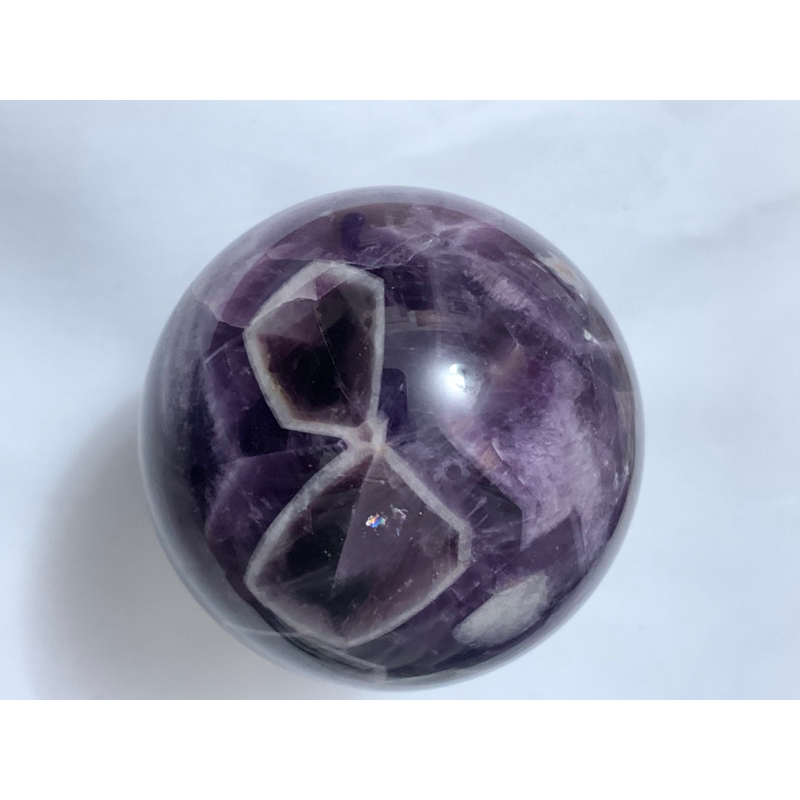 夢幻紫水晶球：有七彩光、無暇