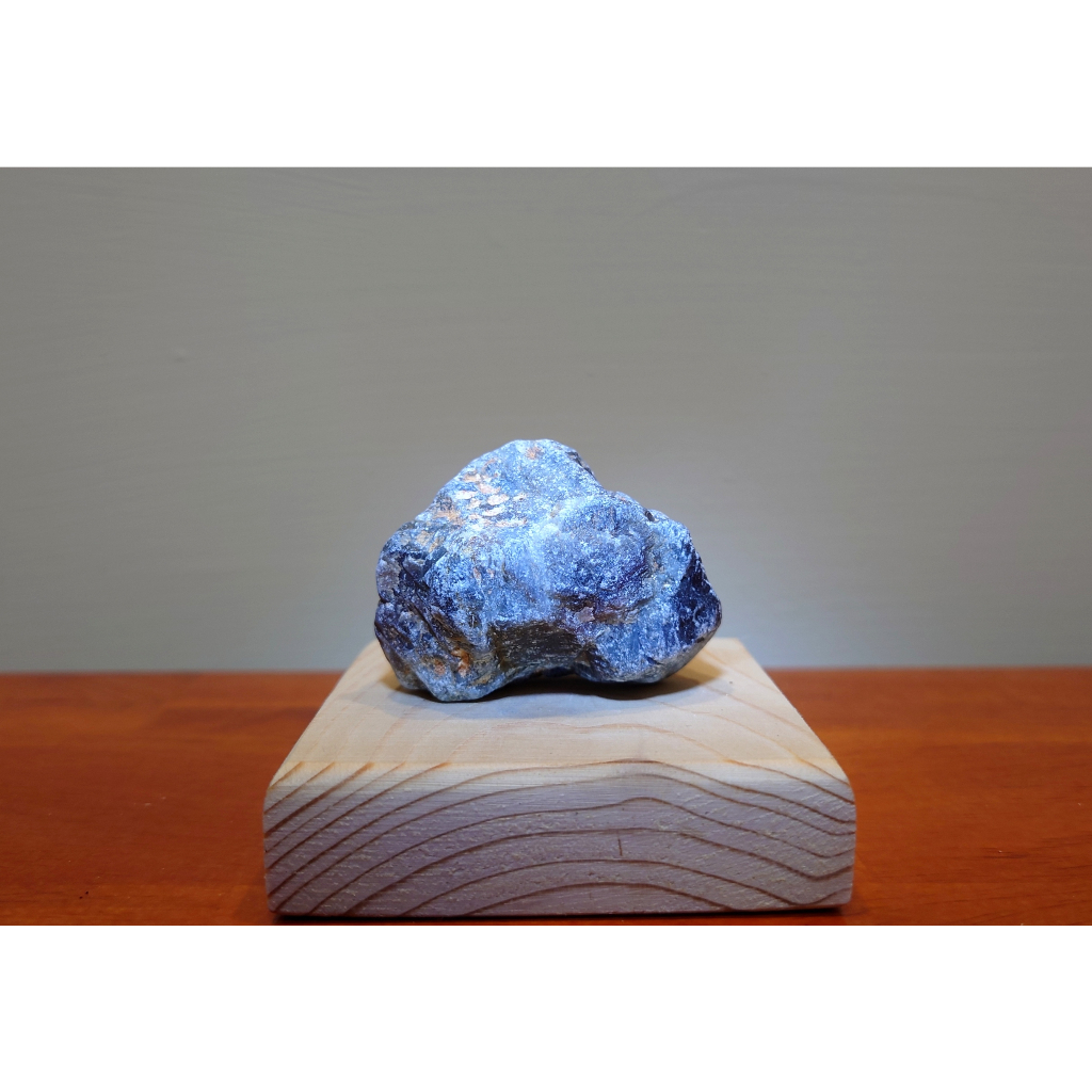 藍寶石  （ 藍剛玉 ） Sapphire 原礦 原石 97 克