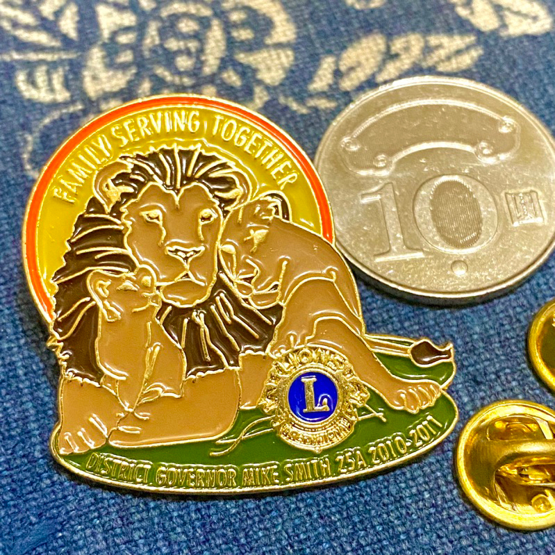 早期 國際獅子會 獅子家族 紀念徽章 獅子徽章 Lions Club 2011 老徽章 徽章 復古徽章