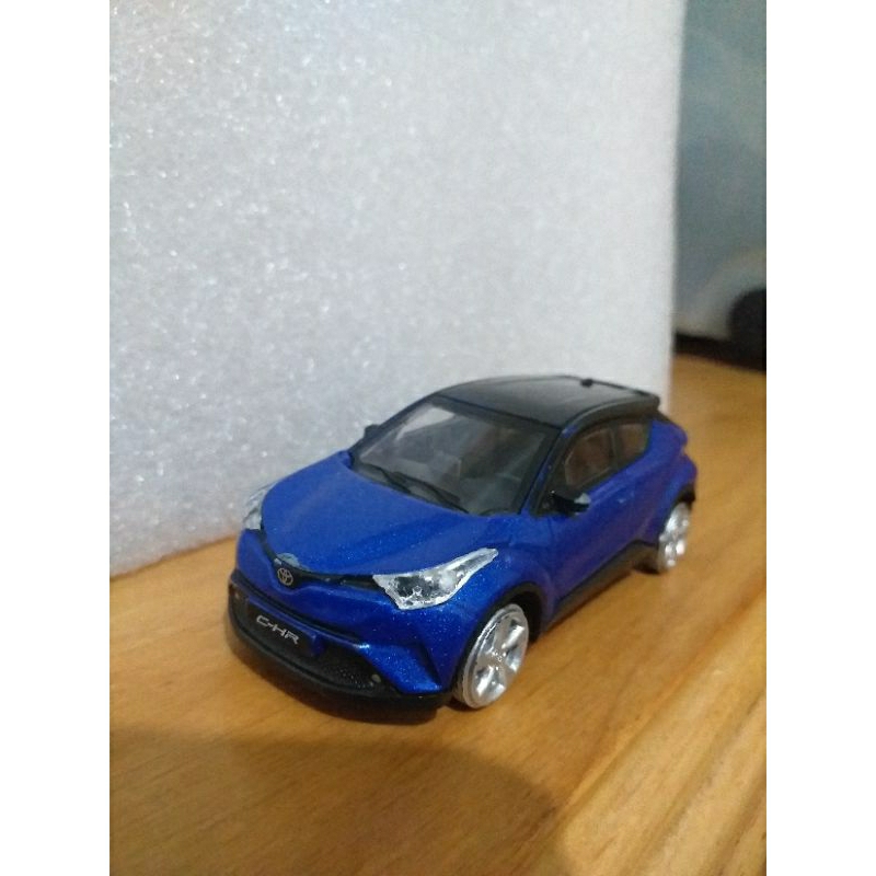 二手無盒 有缺件 原廠 1/43 豐田 TOYOTA C-HR CHR 藍色黑頂 模型車