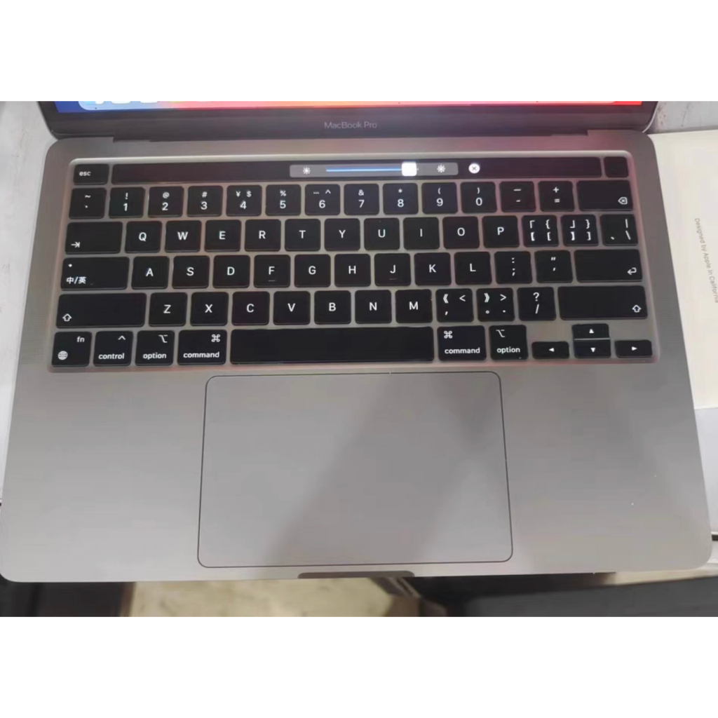 MacBook Pro 13吋 A2338不開機 不過電 主板故障維修 進水維修 電池膨脹 無法充電 開機白蘋果 螢幕破