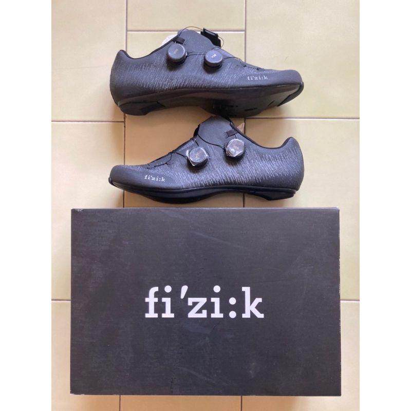 全新買錯尺寸降價出售 FIZIK VENTO INFINITO KNIT CARBON 2 寬版 針織卡鞋/公路車鞋
