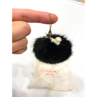 【全新現貨】COACH 白珍珠黑色毛球包包吊飾
