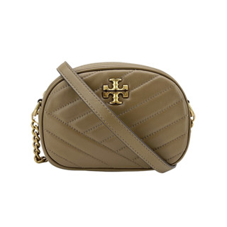 Tory Burch Kira Chevron 羊皮金logo斜紋鍊帶相機包(90450-駝色)