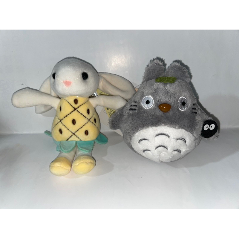 [現貨]新光三越特賣購入 絨毛娃娃 龍貓鑰匙圈 鳳梨兔鑰匙圈