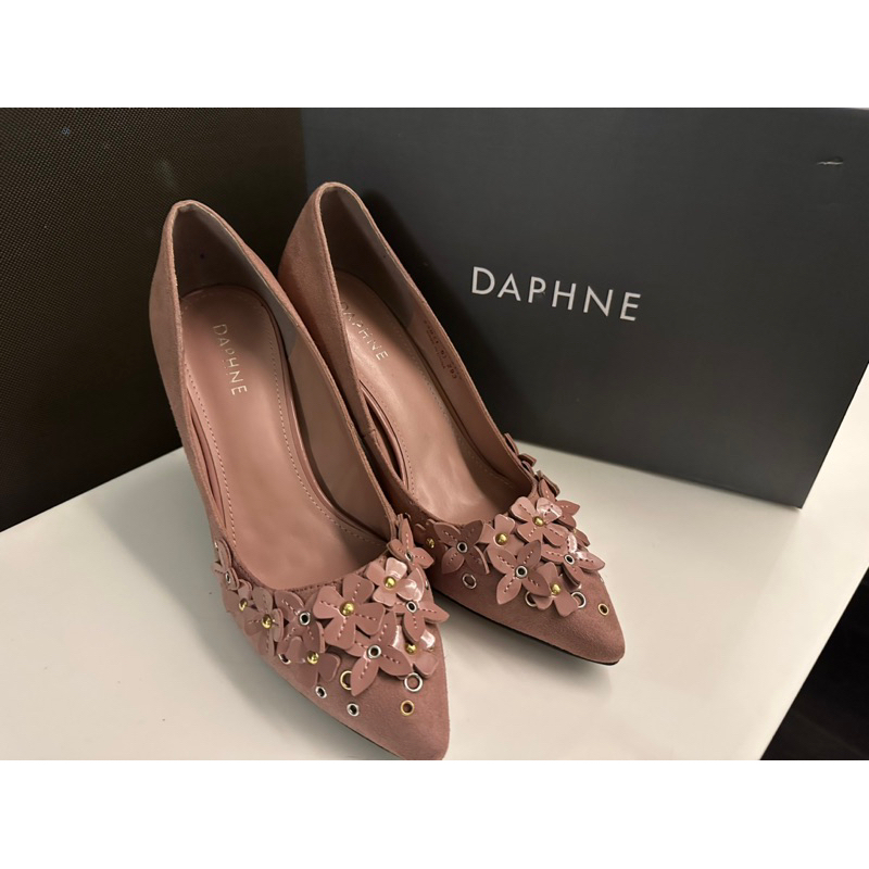 DAPHNE(達芙妮）豆沙粉高跟鞋👠（23公分）
