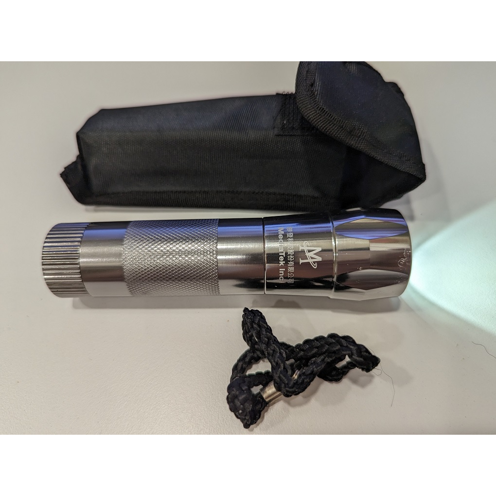 LED 手電筒 使用三顆AAA電池 不附電池 聯發科 紀念品 品相不佳 功能正常 只有一個 現貨