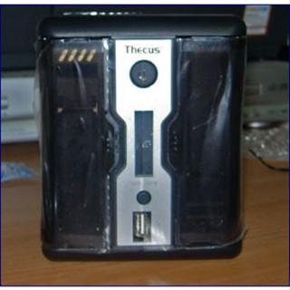 Thecus 色卡司 N2200 NAS (2-Bay 網路儲存伺服器) 含2個500G硬碟。2手