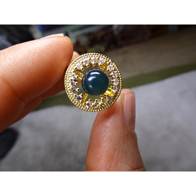 《藍金寶石玉石批發區》→〈戒指系列〉→天然墨西哥 清透藍色琥珀 圓珠包臺戒指→F776