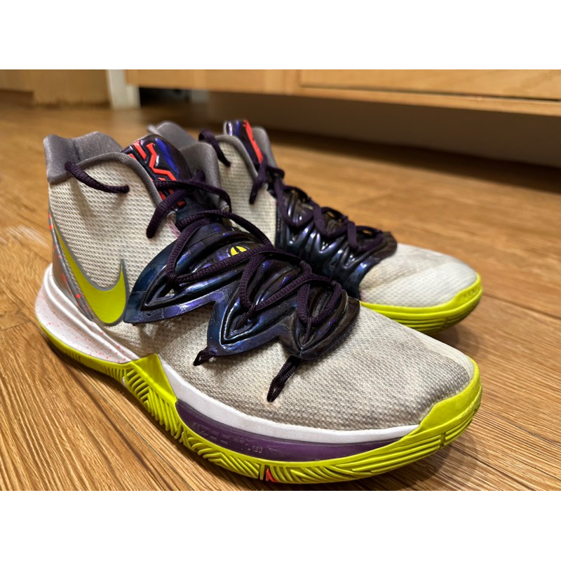 Kobe clearance kyrie 5