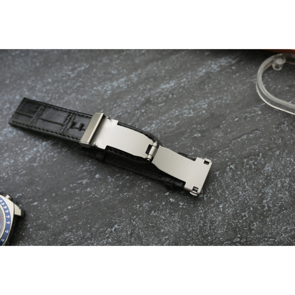 高質感平價銀色不鏽鋼雙按式皮錶帶用折疊扣可大幅提升薄型錶帶使用年限12mm 14mm 16mm 18mm 20mm