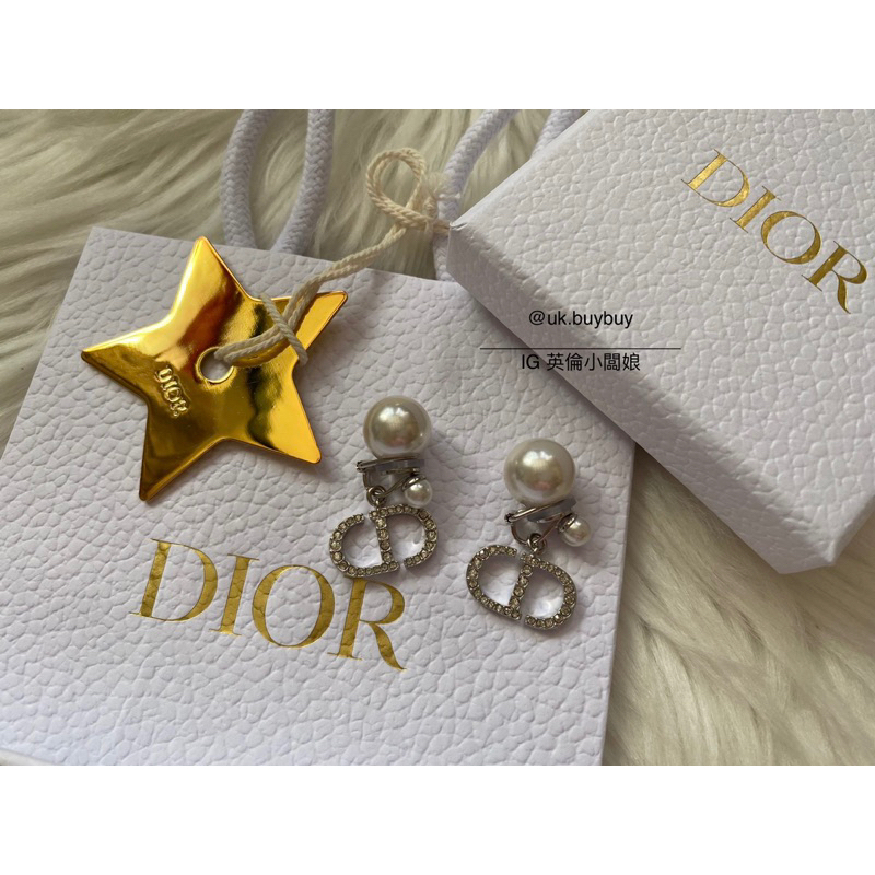 ⭐️英倫小闆娘⭐️ [#Dior] 無耳洞星人福利✨ 銀色 珍珠CD水鑽 夾式耳環 #送禮～全新正品代購