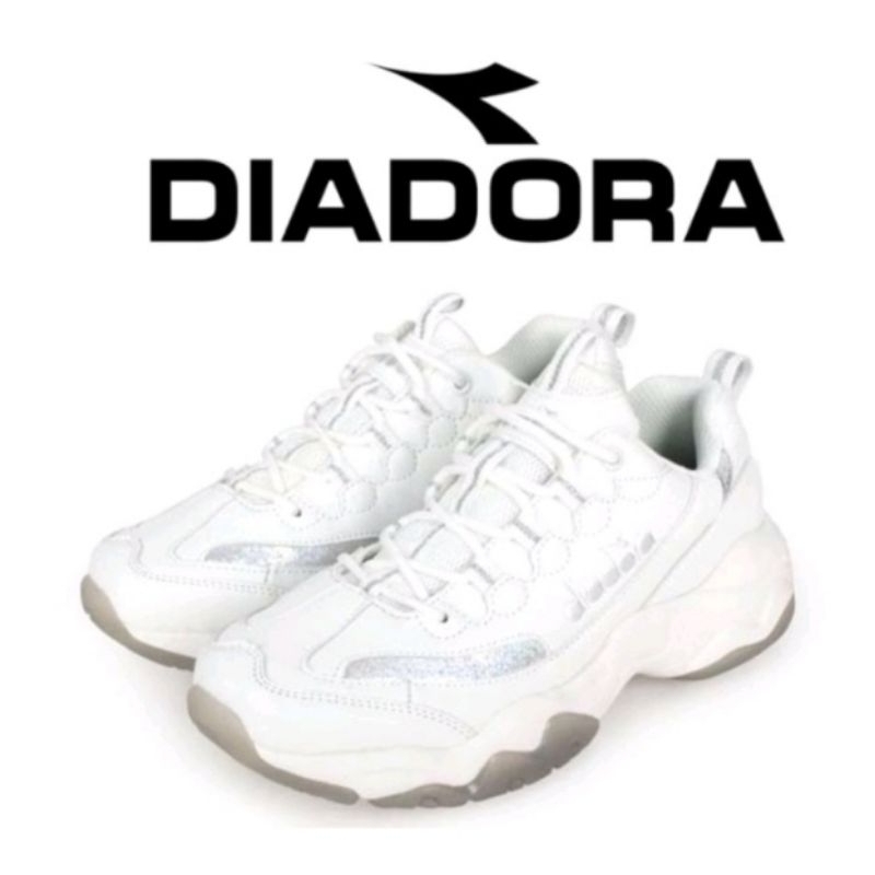 DIADORA 女 彈力機能鞋墊 運動鞋-寬楦復古 慢跑老爹鞋 DA31685&lt;75&gt; 白銀