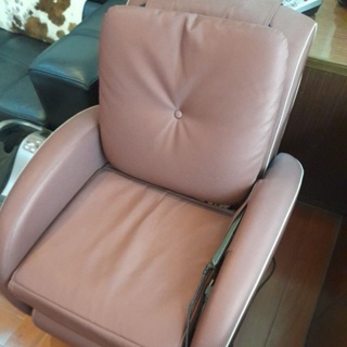 限自取OSIM按摩椅OS-845 酒紅色，全新買來很少用,2015製造市價6萬