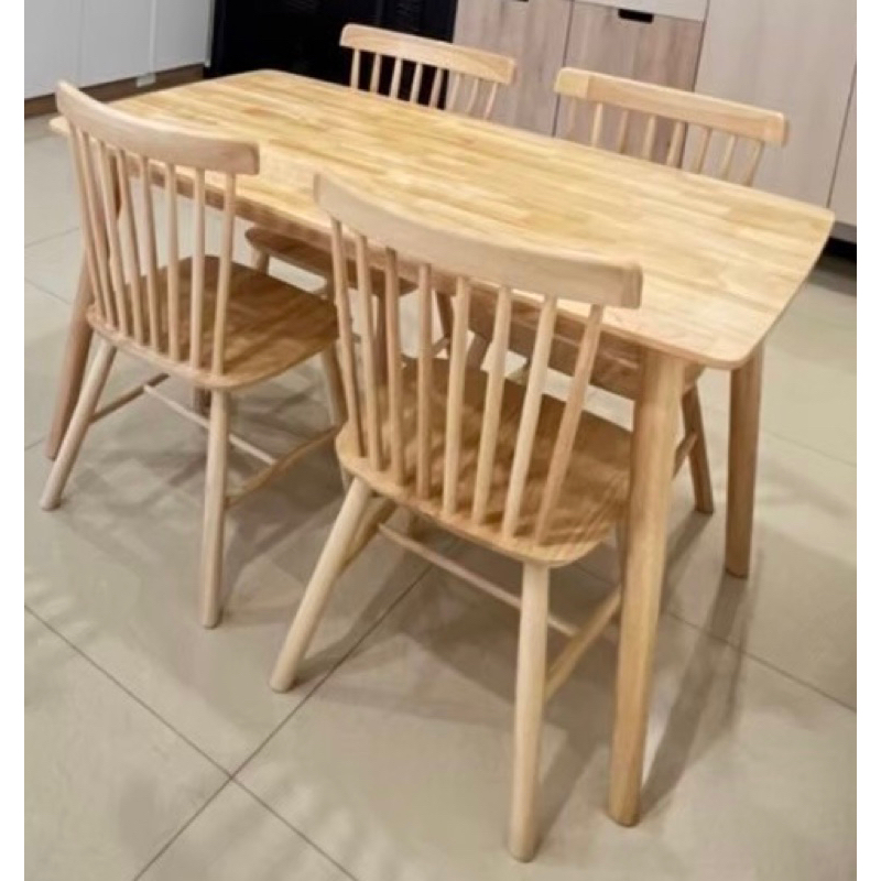 1餐桌+4張溫莎椅。