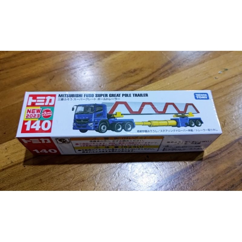 Tomica no.140 Mitsubishi Fuso Super Great Pole Trailer