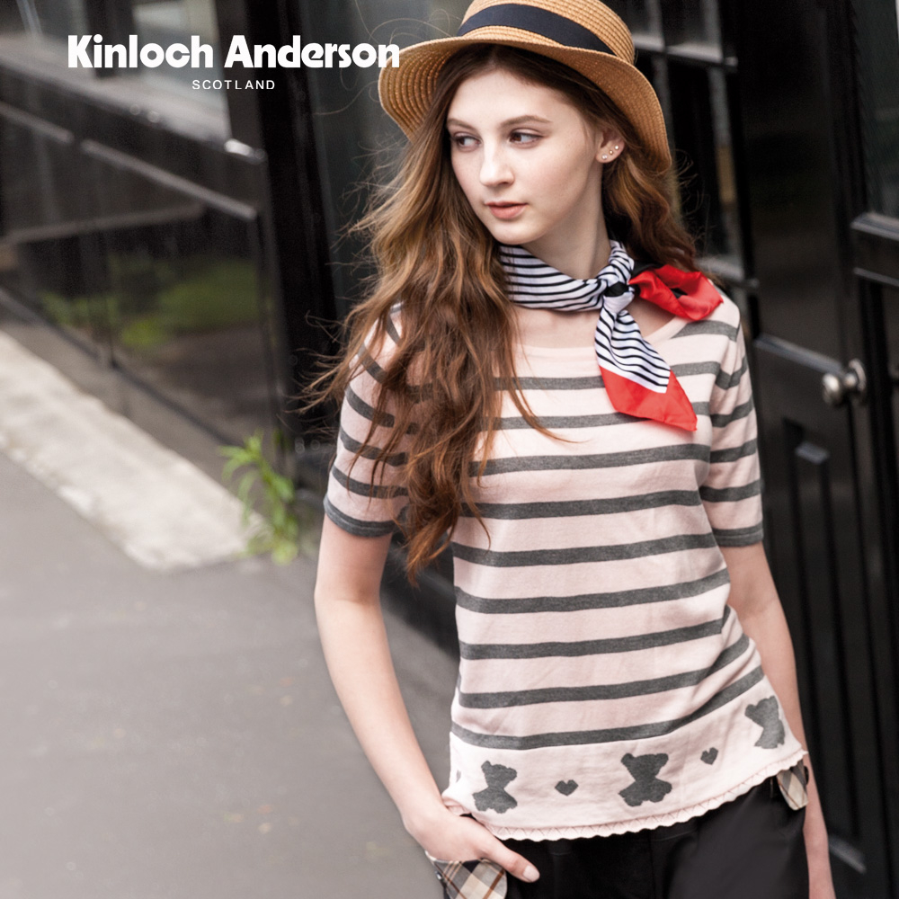 【金安德森女裝】圓領橫條紋小熊針織薄上衣 粉紅 獨家款 KA065900410  Kinloch Anderson