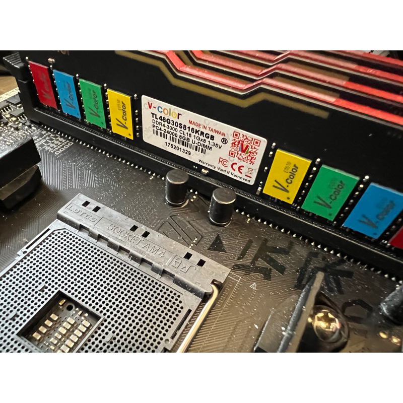 V-Color 天行者 RGB DDR4 3000 8G *4 (32G)