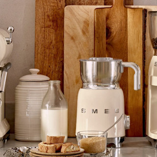 BINGO! SMEG 冷熱奶泡機 600ml 50年代復古風格 電動奶泡機 全自動冷熱奶泡機 奶泡