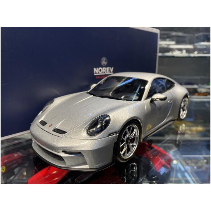 吉華@ 1/18 NOREV Porsche 911 992 GT3 Special Edition 銀色