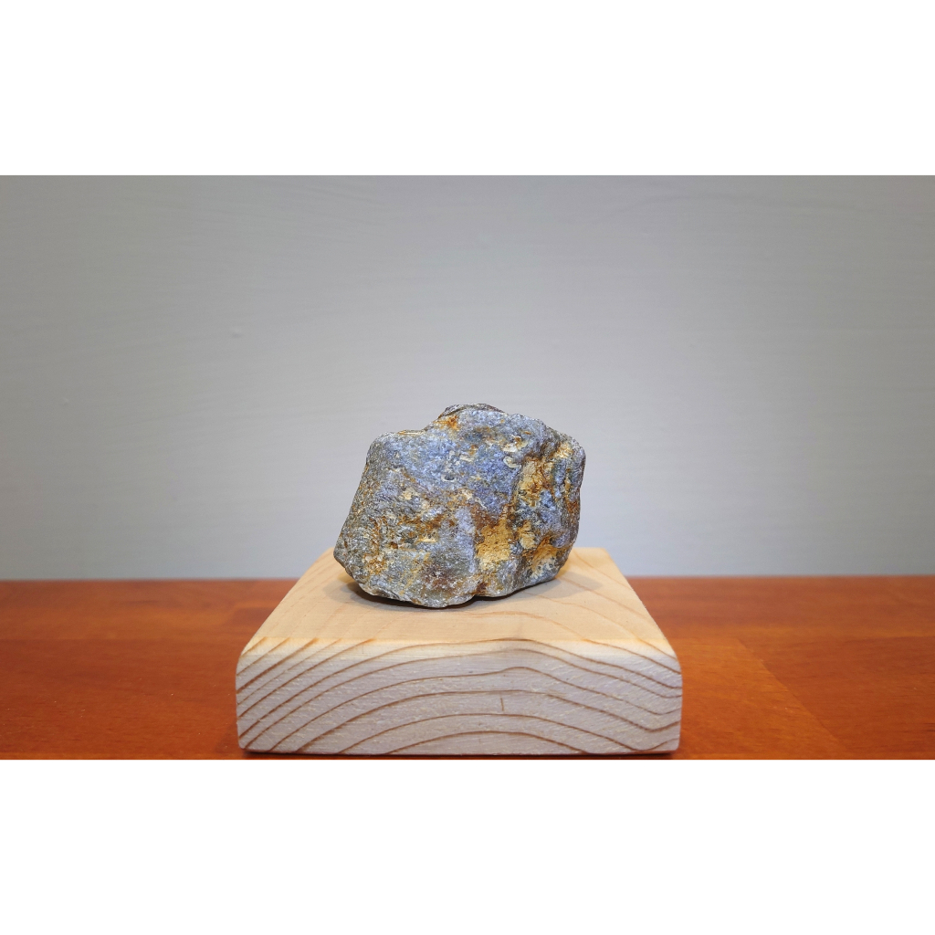 藍寶石  （ 藍剛玉 ） Sapphire 原礦 原石 106 克