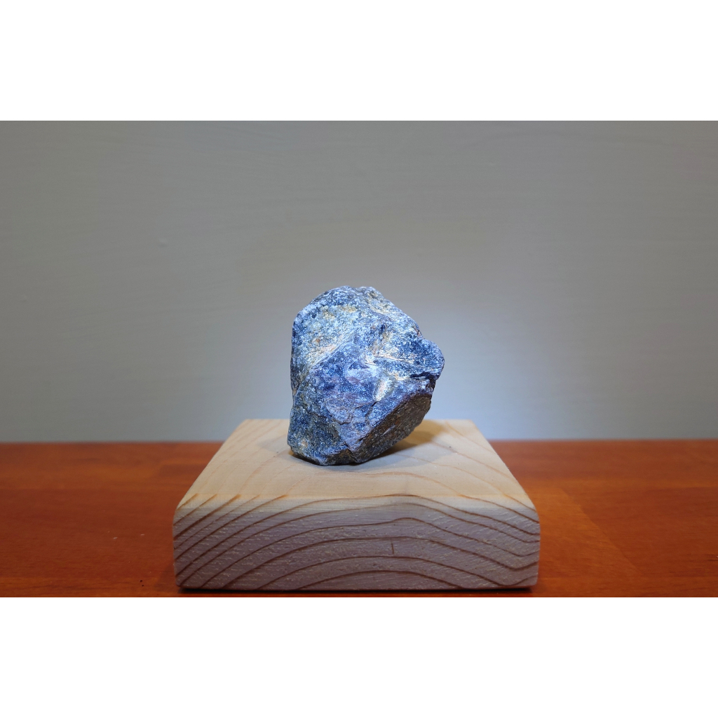 藍寶石  （ 藍剛玉 ） Sapphire 原礦 原石 73 克