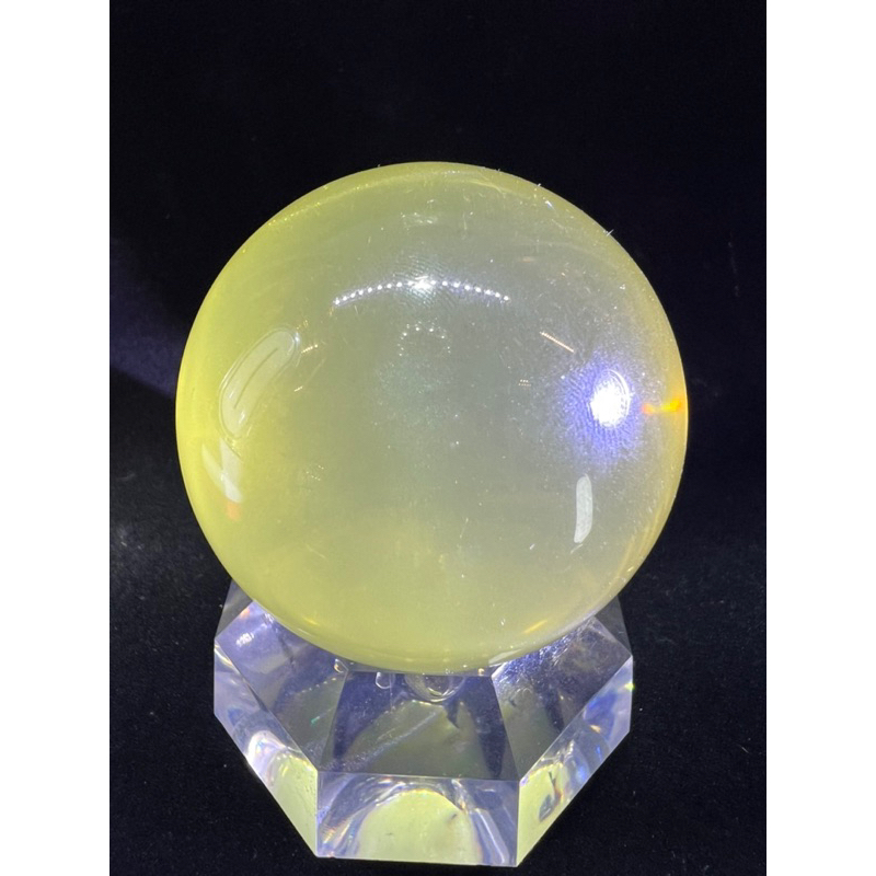 馬達加斯加島星光黃水晶球擺件-50mm（歡迎議價自取）
