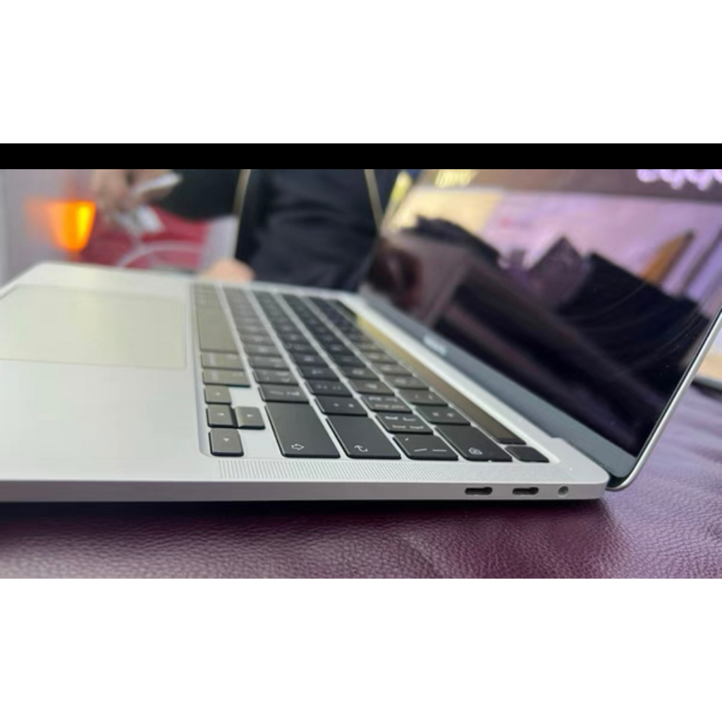 MacBook Pro 13吋 A2251不過電 不開機 主板故障維修 進水維修 電池膨脹 無法充電 開機白蘋果 螢幕破