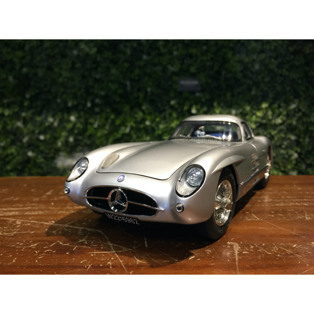 1/18 CMC Mercedes-Benz 300 SLR Coupe 1955 Silver M243【MGM】