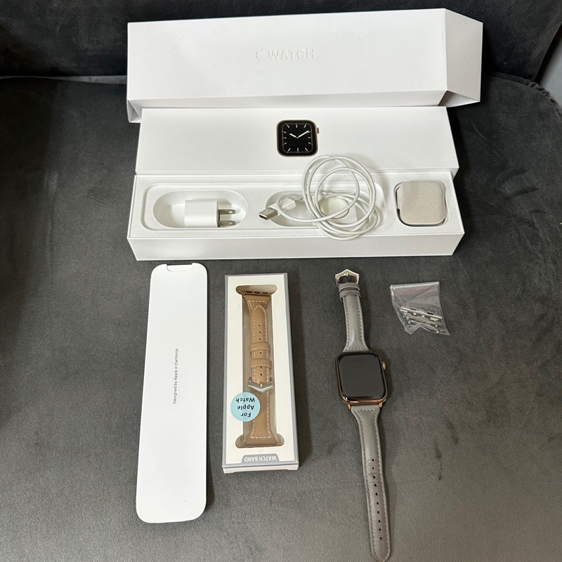 &lt;二手&gt;Apple Watch Series 5 五代 44mm LTE 金不鏽鋼（附全新錶帶）