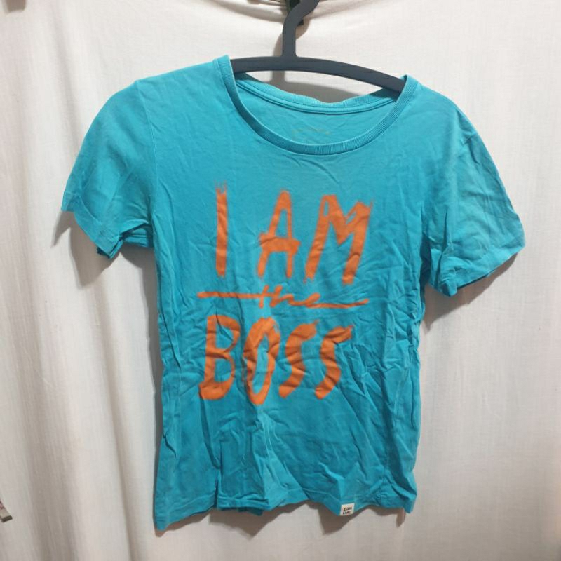 姜小舖歐美風💙I AM CHIC英文字I AM BOSS噴漆字體圖案藍色棉質圓領短袖上衣M號 T恤 圓領T恤 短T