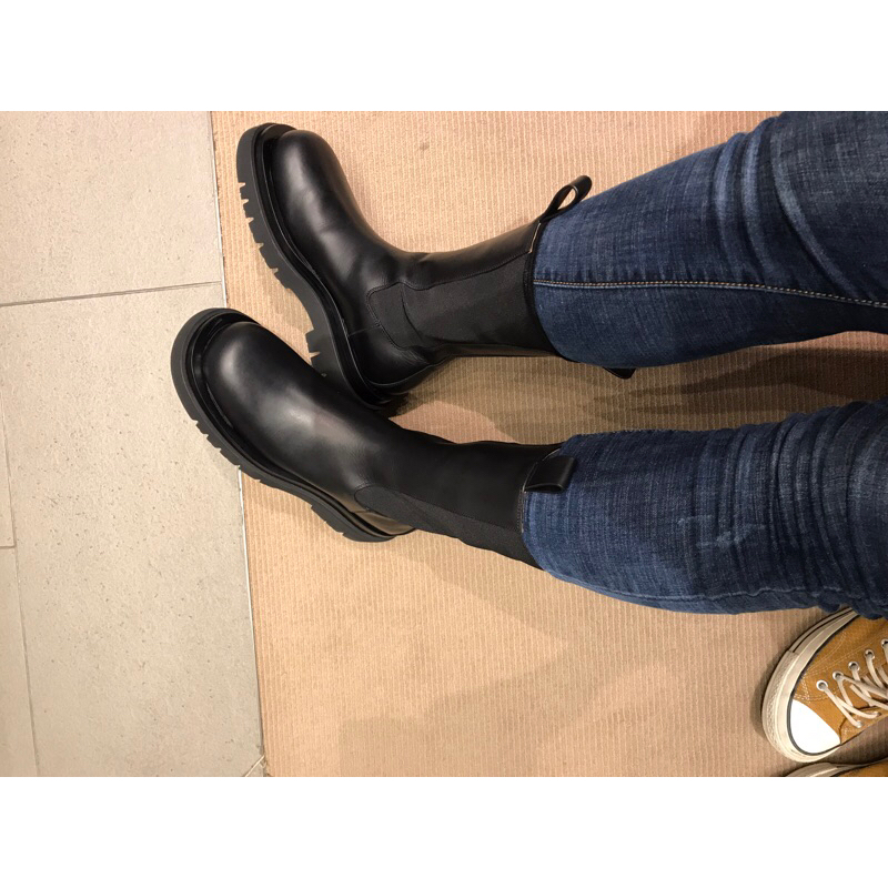 BOTTEGA VENETA BV 黑色中筒靴子 基本款皮鞋 男女可穿 41碼 二手高標者請至專櫃購買全新品