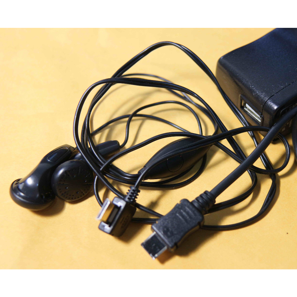 第一代 山寨 iphone 充電器 耳機