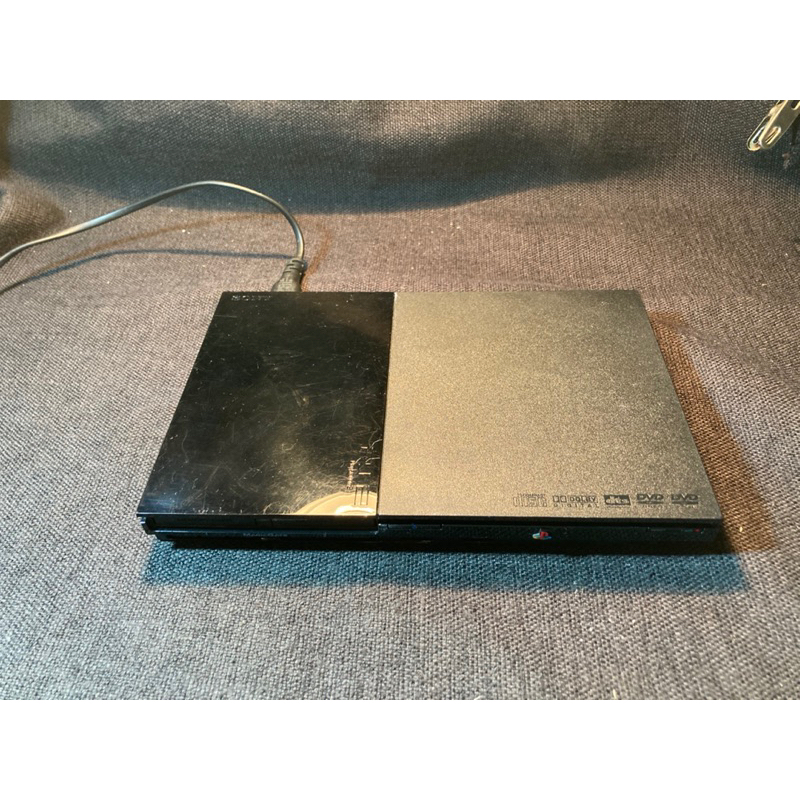 SONY PS2 型號：SCPH-90007 能過電 線材都不見了 不知好壞 當零件機出售 能接受者再購買