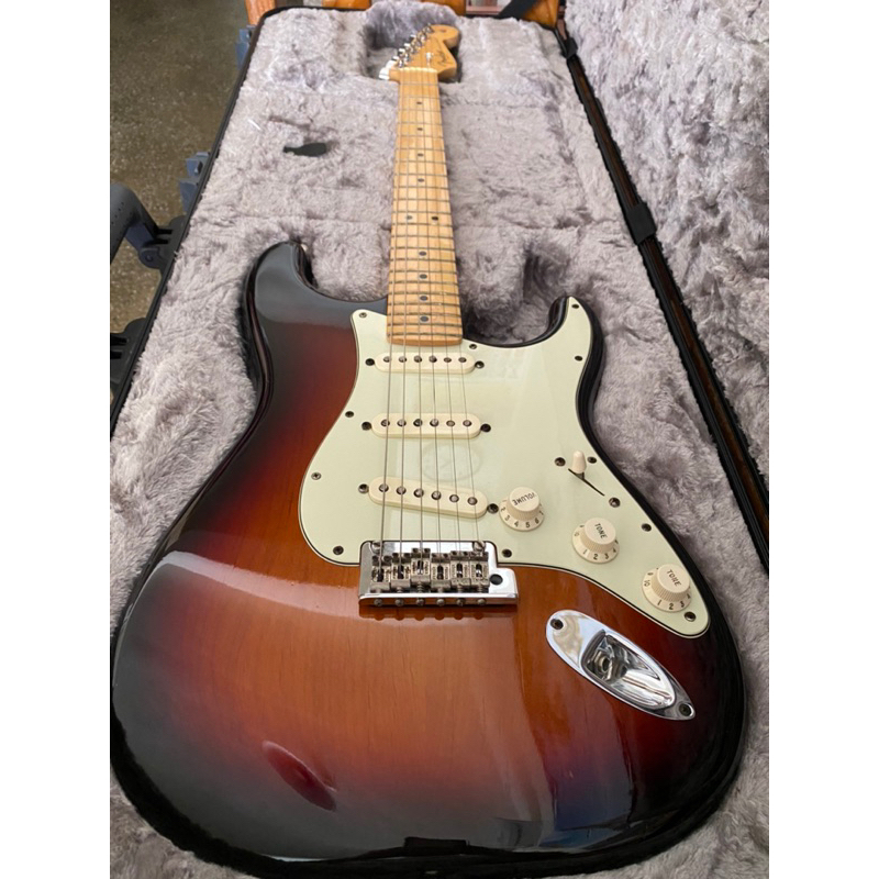 2016 美廠 Fender American Professional Stratocaster 盒書齊全