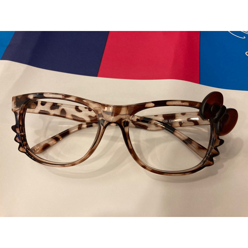 免運‼️Hello Kitty時髦大人款#可愛的豹紋眼鏡框（造型用/無鏡片）