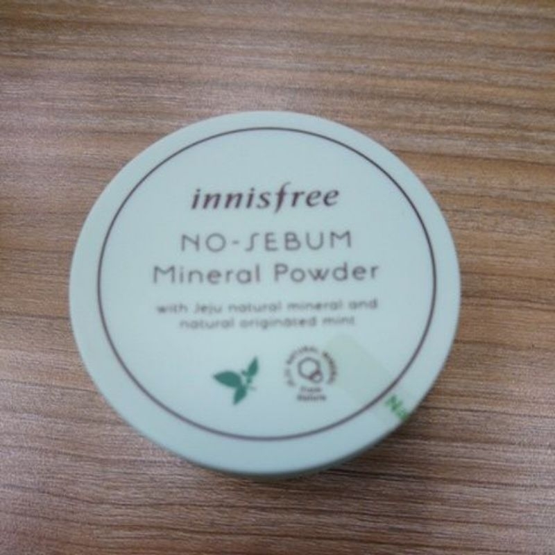 innisfree 無油無慮礦物控油蜜粉 蜜粉 控油 全新 過效期